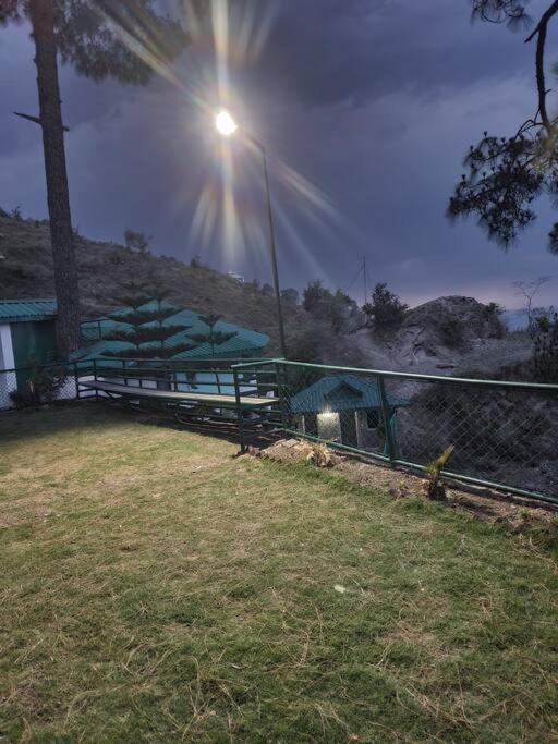 Kasauli Cascade A Cheerfull 4 Bedroom Challet Экстерьер фото