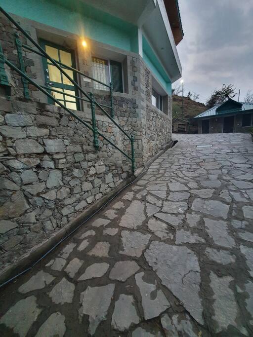 Kasauli Cascade A Cheerfull 4 Bedroom Challet Экстерьер фото
