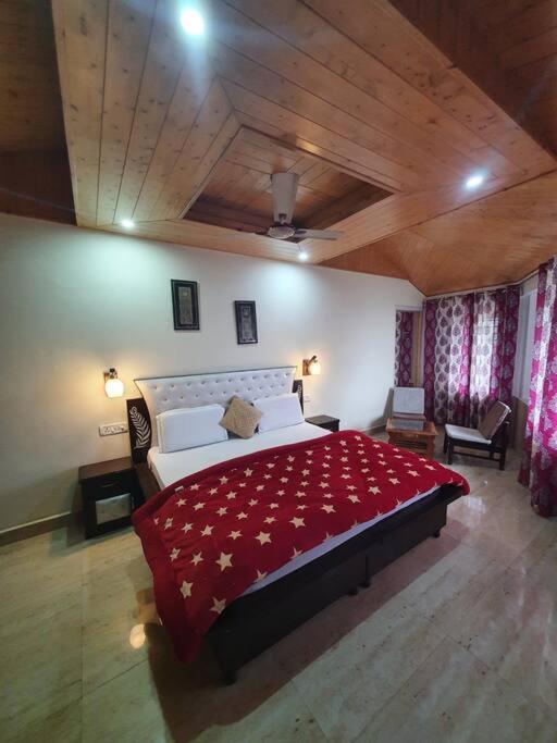 Kasauli Cascade A Cheerfull 4 Bedroom Challet Экстерьер фото