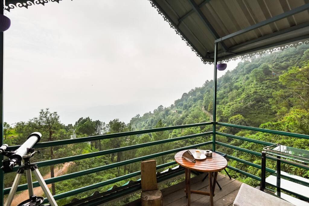 Kasauli Cascade A Cheerfull 4 Bedroom Challet Экстерьер фото
