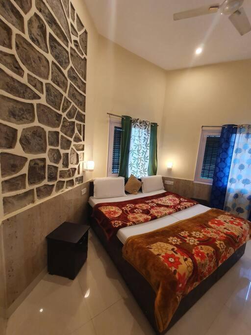 Kasauli Cascade A Cheerfull 4 Bedroom Challet Экстерьер фото