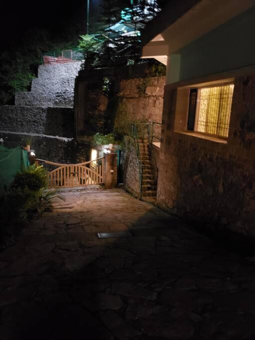 Kasauli Cascade A Cheerfull 4 Bedroom Challet Экстерьер фото