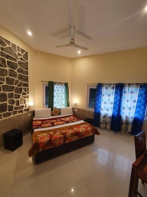 Kasauli Cascade A Cheerfull 4 Bedroom Challet Экстерьер фото