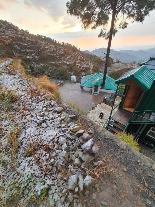 Kasauli Cascade A Cheerfull 4 Bedroom Challet Экстерьер фото