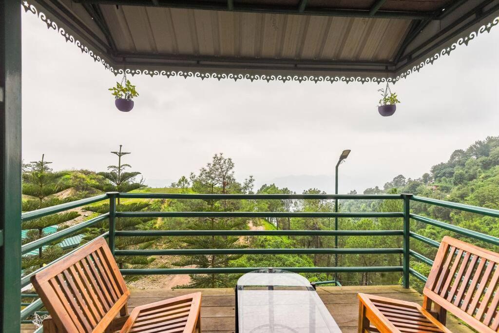Kasauli Cascade A Cheerfull 4 Bedroom Challet Экстерьер фото