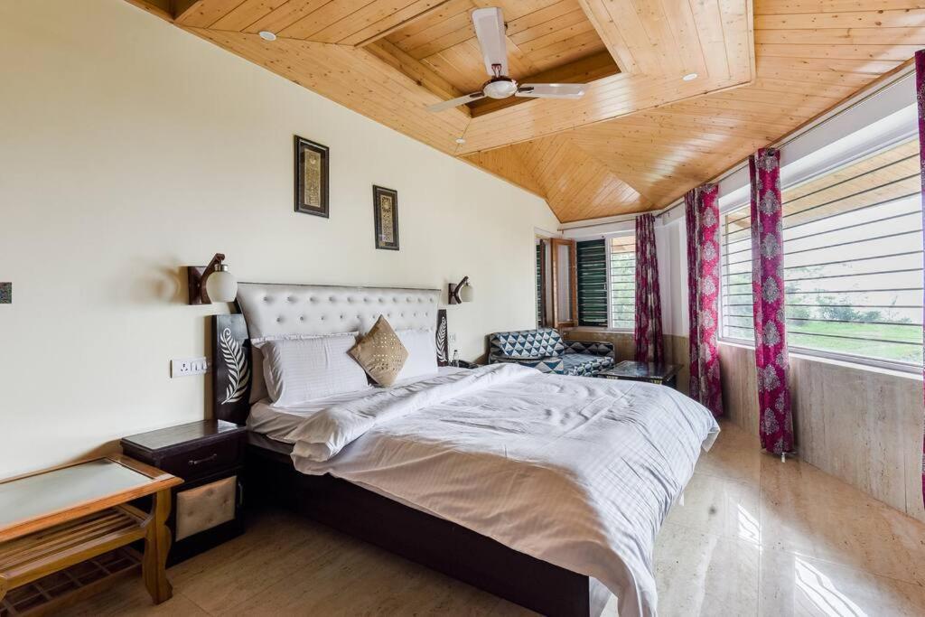 Kasauli Cascade A Cheerfull 4 Bedroom Challet Экстерьер фото